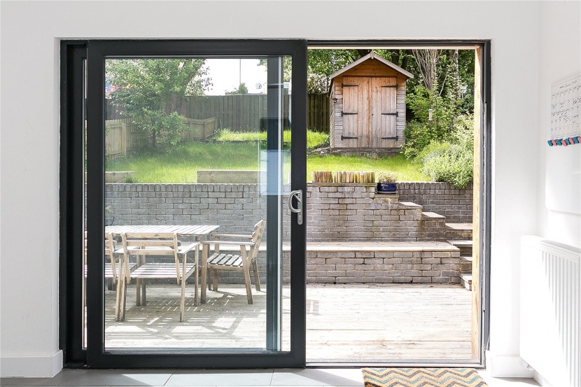 Doors Bifolds VS Sliding Doors: How to Choos